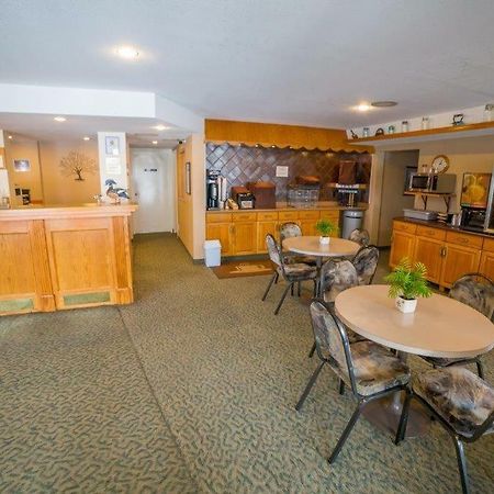 Woodland Inn Meadow Lake Экстерьер фото