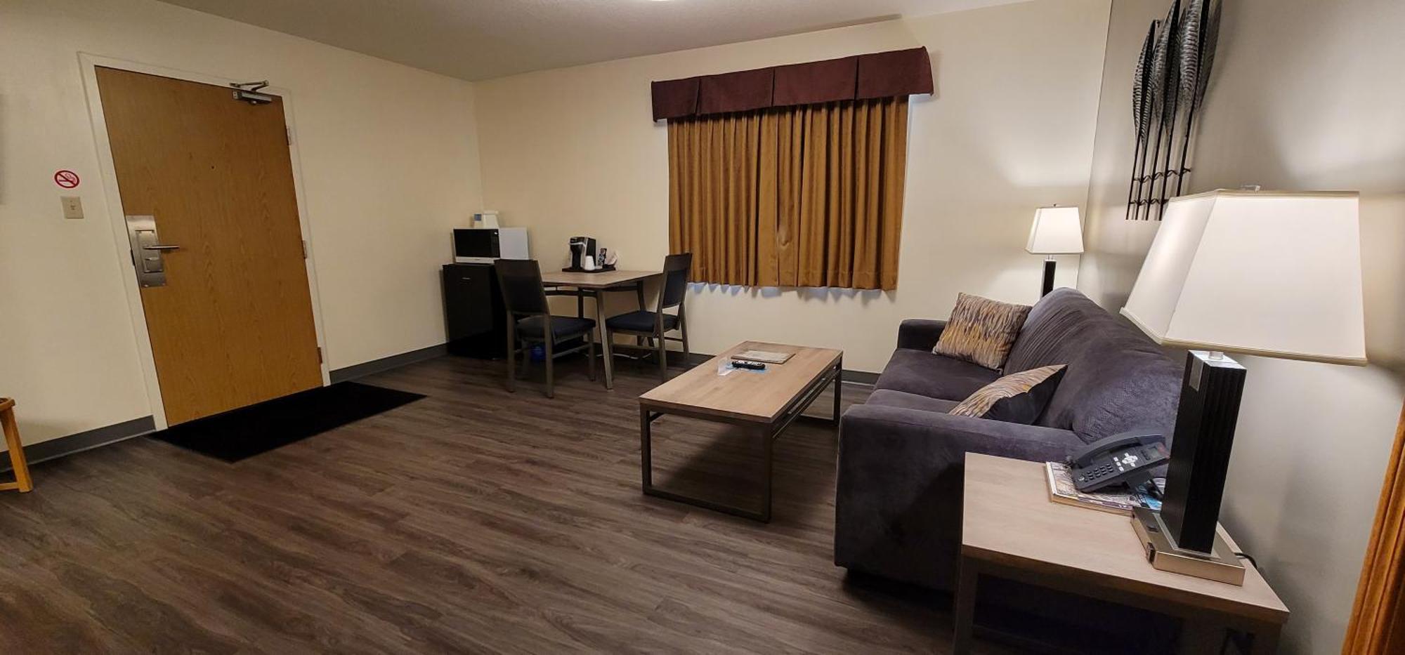 Woodland Inn Meadow Lake Экстерьер фото