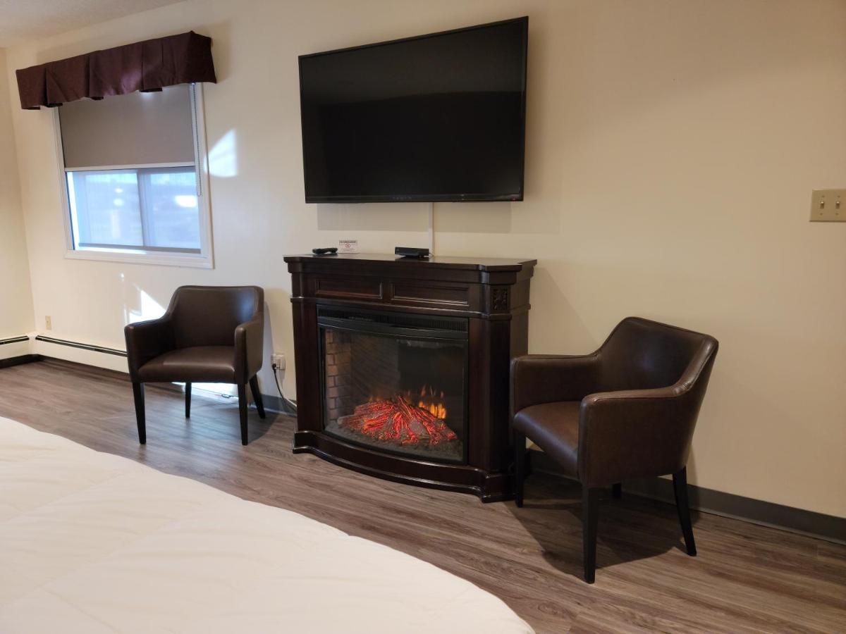 Woodland Inn Meadow Lake Экстерьер фото