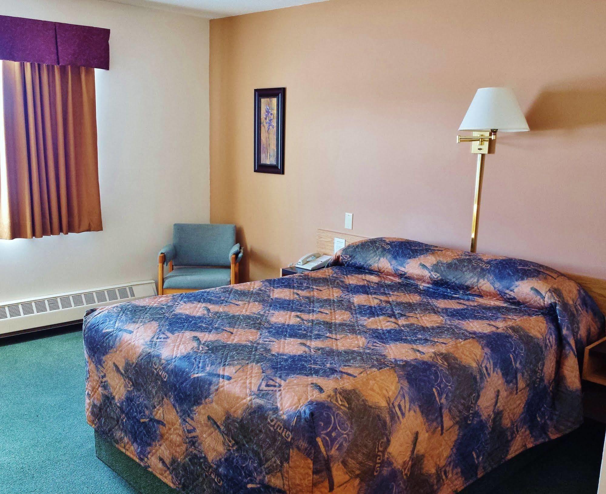 Woodland Inn Meadow Lake Экстерьер фото