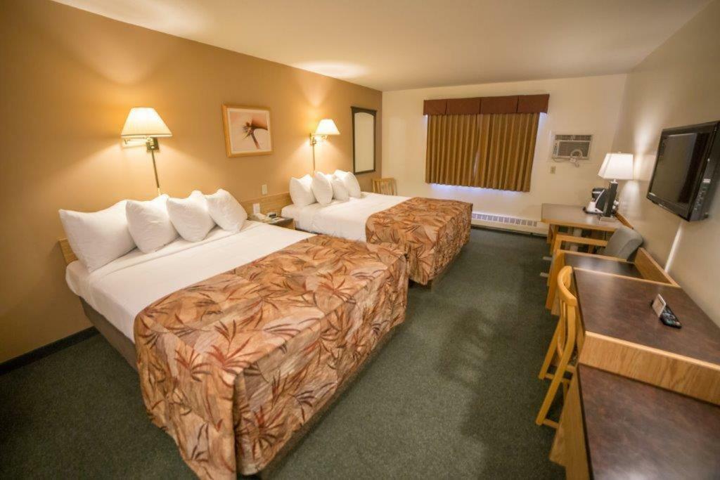 Woodland Inn Meadow Lake Экстерьер фото