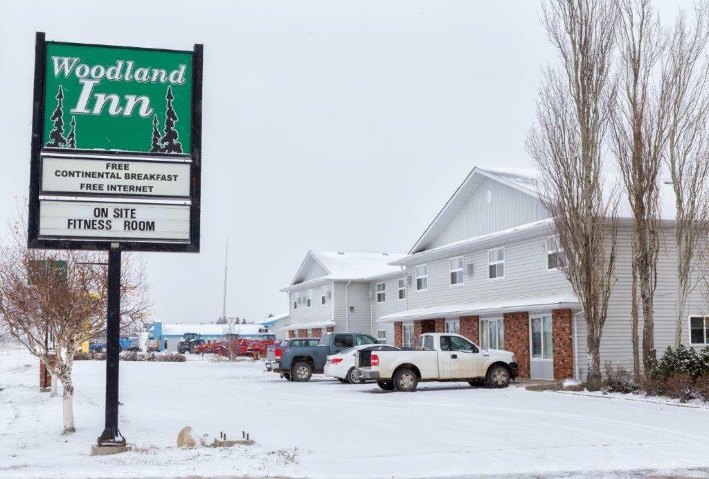 Woodland Inn Meadow Lake Экстерьер фото